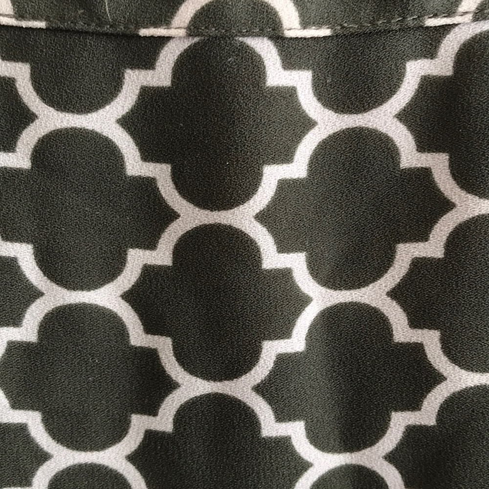 🌺Express women’s Long Sleeve Blouse. 🌺 - Picture 5 of 5